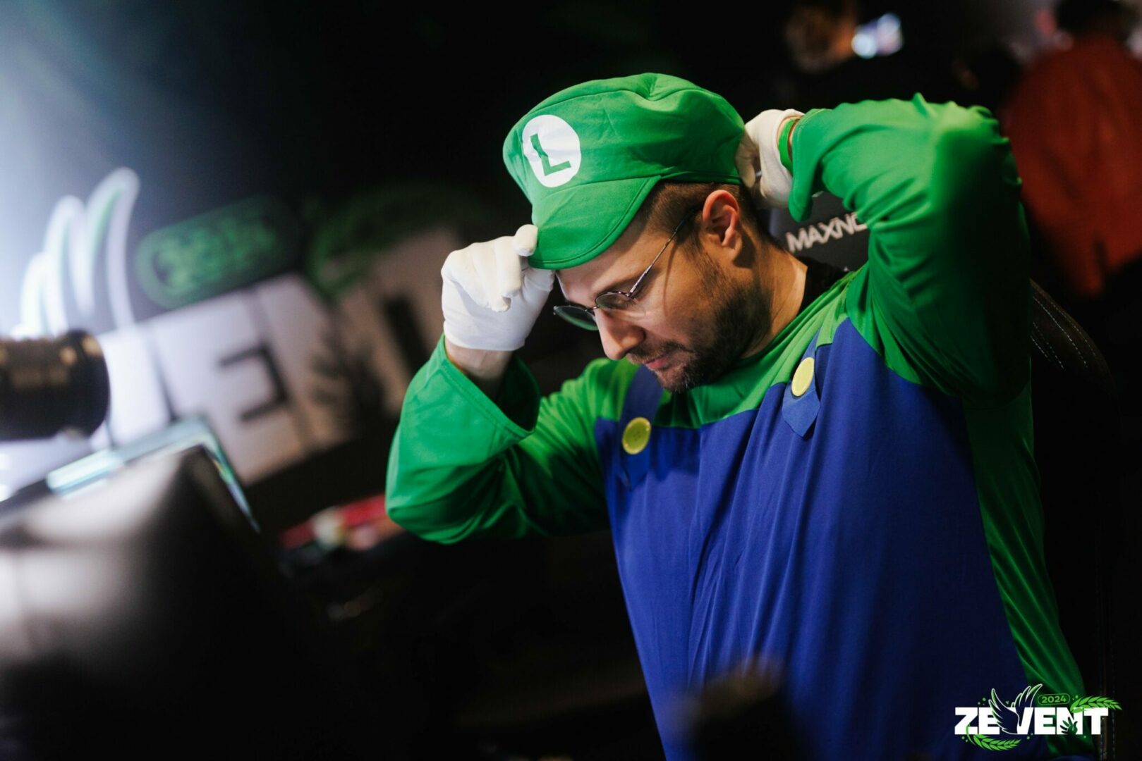 Un streamer du ZEVENT déguisé en Luigi